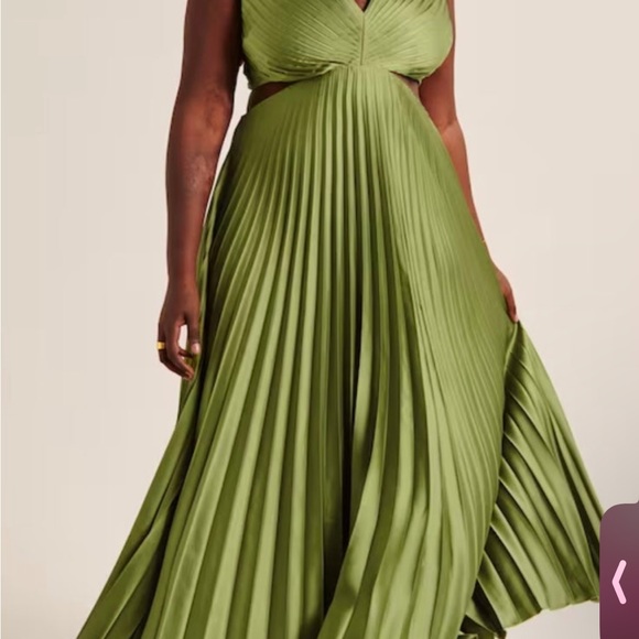 Abercrombie & Fitch Dresses & Skirts - Green Abercrombie Satin Pleated Cutout Maxi Dress XL